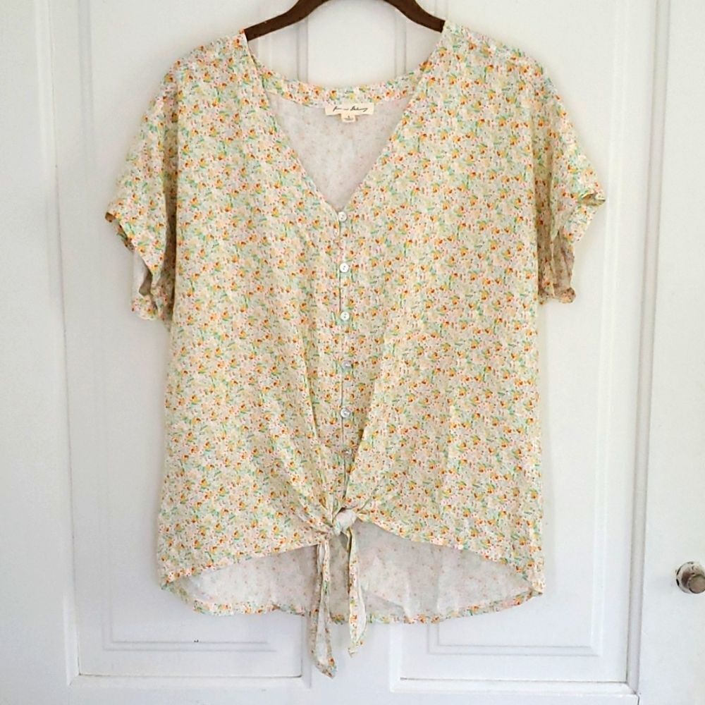 Jane and Delancey Cream Floral Tie-Front Blouse